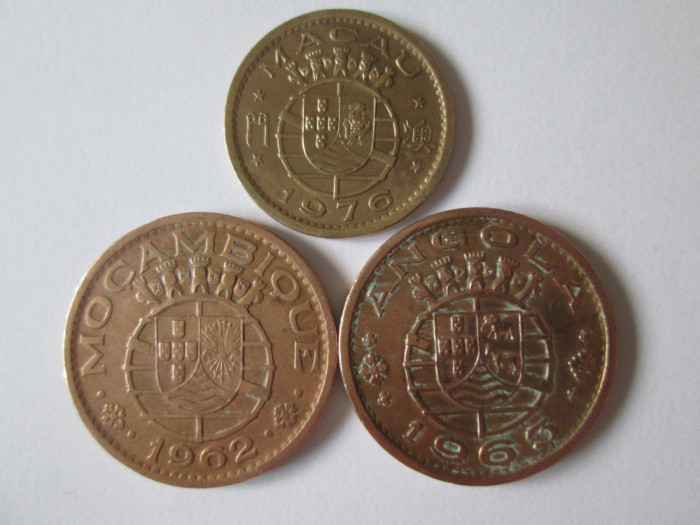 Lot 3 monede Macau/Mozambic/Angola
