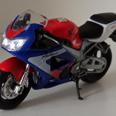 Macheta motocicleta Honda CBR900RR Fireblade - Welly 1/18