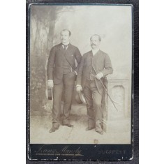 Fotografie pe carton, doi barbati cu mustata, inceput de secol XX
