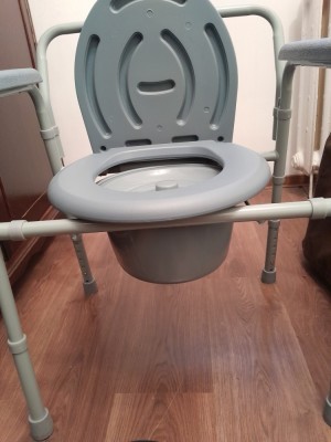 SCAUN DE TOALETA - pentru persoane cu mobilitate redusa foto