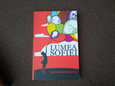 Lumea Sofiei &amp;ndash; Josten Gaarder foto