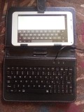 tabletă Vonino, cu tastatură, husă, căști și &icirc;ncărcător incluse