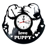 Ceas de Perete Decorativ &ldquo;Puppy Love &ndash; Cel mai bun prieten&rdquo;, din Disc Vinil Reciclat, Design Cățeluș și Inimă, Negru, Mecanism Silențios (Sweep)
