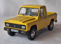 ARO 242 - masinuta - jucarie din metal si plastic - numere de inmatriculare Arges