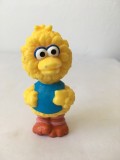 Figurina personaj Muppets Show Sesame Street, Big Bird, Pasare galbena, 7,5cm