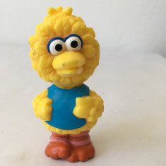 Figurina personaj Muppets Show Sesame Street, Big Bird, Pasare galbena, 7,5cm