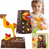 Joc magnetic Montessori Hrănește puiul &ndash; ciocănitoarea magnetică și 8 viermi colorați