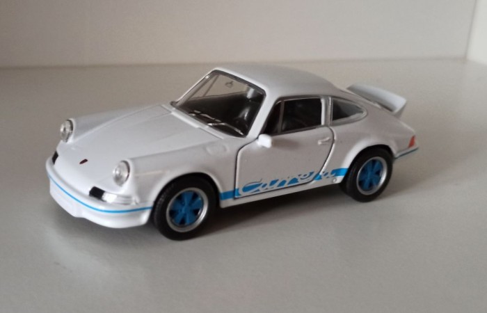 Macheta Porsche 911 Carrera RS 2.7 1973 alb/albastru - Welly 1/36
