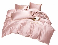 Set lenjerie de pat din microfibră, 3 piese, roz pudrat, cu broderie aurie &ndash; 200 &times; 220 cm