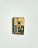 Insignă Vintage &bdquo;Tabăra de Pionieri Rom&acirc;nia&rdquo; &ndash; Memorabilia BTT / RSR &ndash; Stare Bună