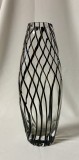 Vază Artistică Crate &amp; Barrel Model &bdquo;Black Tie&rdquo; (28.5 cm) &ndash; Sticlă Masivă cu Filamente Negre (cca. 1990&ndash;2000)