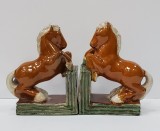 Cai din ceramica glazurata, Suporturi de carti, Secol XX