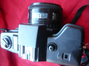 Aparat Foto cu film : Nippon 35mm focus free Camera cu blitz electronic  husa | Okazii.ro