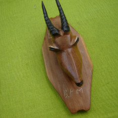 Sculptura in lemn, cap de gazela africana