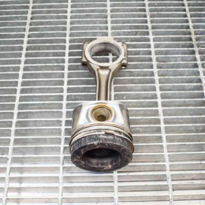 Piston AUDI A4 Avant 8K5, B8 2010 OEM: 03L107065G038198401F | 3943135