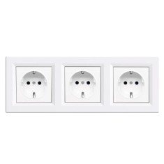 Nova III h&amp;aacute;rom f&amp;ouml;ldelt csatlakoz&amp;oacute;aljzat dugalj 16A 250V feh&amp;eacute;r kerettel foto