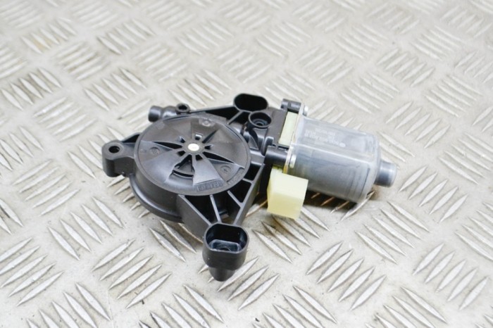 Motor macara geam ușă dreapta față SKODA KAROQ NU7 2021 OEM: 5Q0959802B,0130822716,E850202100 15323487
