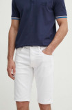Cumpara ieftin Pepe Jeans pantaloni scurti jeans SLIM GYMDIGO SHORT barbati, culoarea alb, PM801075TC3