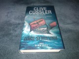 CLIVE CUSSLER - ZORII SEMILUNEI
