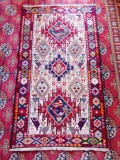 Covor Sumak caucazian din lana, decorat cu pasari, mijlocul sec. XX, manual