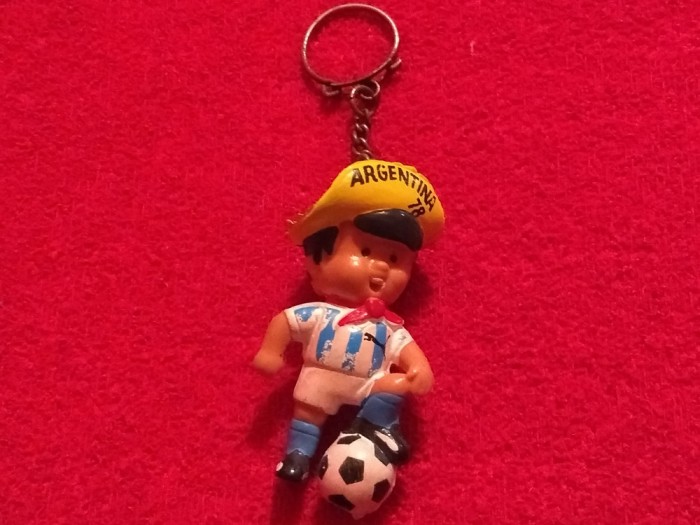 Breloc fotbal (vechi) - Mascota &quot;GAUCHITO&quot; ARGENTINA (CM 1978)