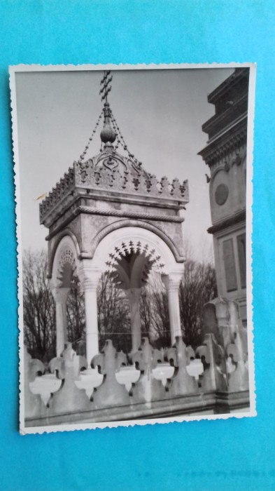 Curtea de Arges Baldachinul din fata Manastirii