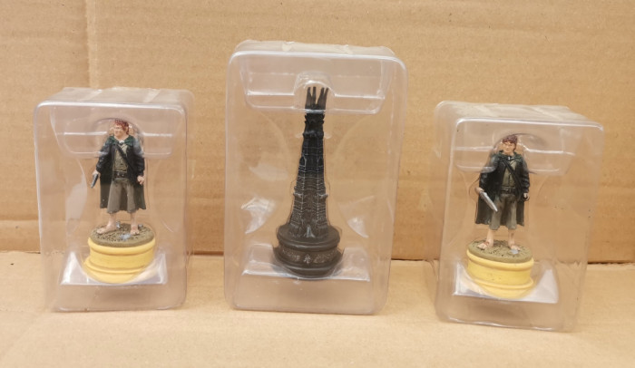 3 figurine Lord of the Rings Piese Sah plumb pictate manual in cutii