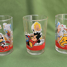 3 PAHARE VINTAGE WALT DISNEY DIN STICLA, ANII '70