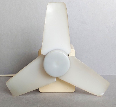 Ventilator mobil romanesc pentru export, produs la ARGIS, Electroarges anii 70 foto