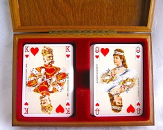 CARTI JOC CANASTA WHIST BRIDGE POKER MARCA PIATNIK VIENA AUSTRIA FIGURI REGALE PUNTE DUBLA IN CASETA LEMN