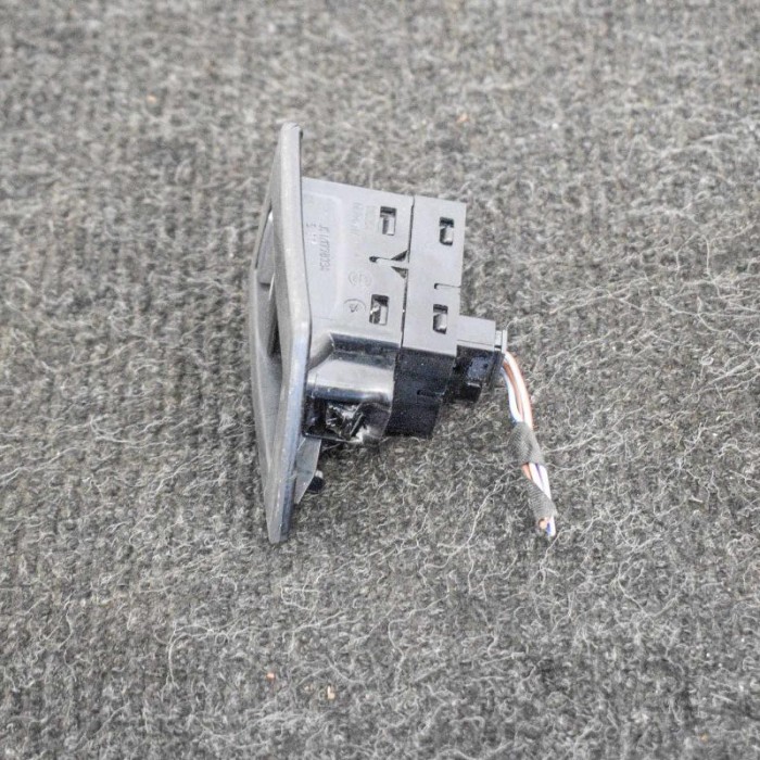 Buton geam ușă st&acirc;nga spate BMW 5 F10 2013 OEM: 9241949 10003991
