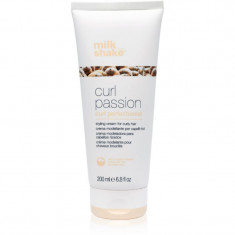 Milk Shake Curl Passion crema styling pentru păr creț 200 ml