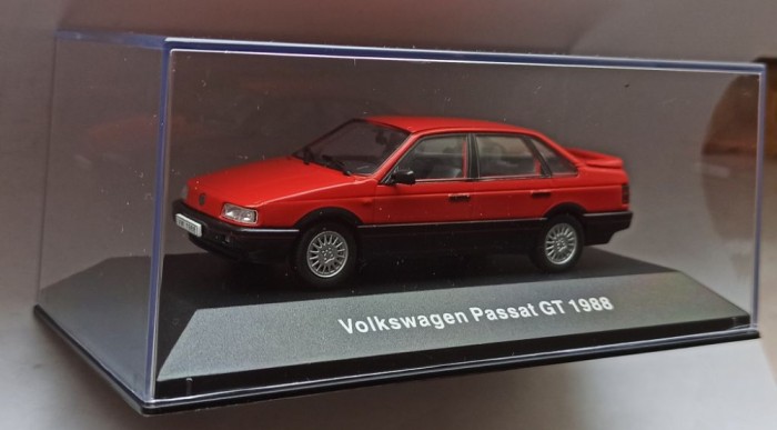 Macheta VW Passat B3 GT Sedan 1988 rosu - IXO/Altaya 1/43 Volkswagen