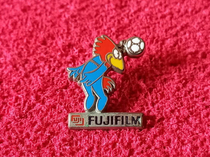 Insigna fotbal - Mascota Campionatului Mondial de Fotbal FRANTA 1998