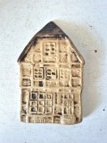 Plachetă Decorativă Ceramică &ndash; Casă Medievală / Fachhaus (13x8 cm)