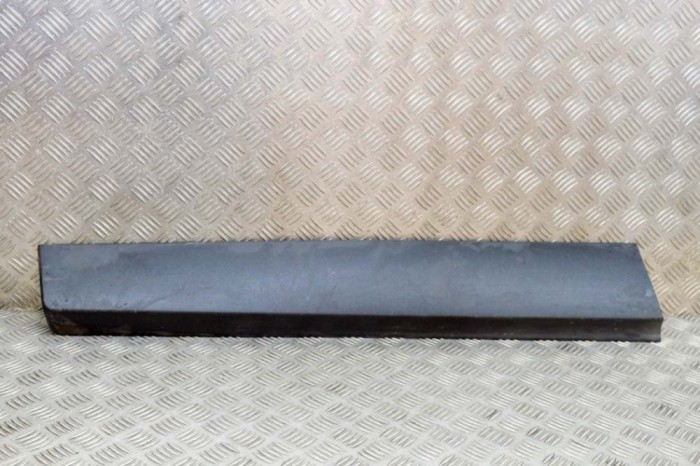 Bandou inferior ușă st&acirc;nga față OPEL MOKKA / MOKKA X 2017 OEM: 95157442 17210727