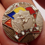 I.988 INSIGNA ROMANIA GMA GATA PENTRU MUNCA SI APARARE 22mm email, ARGINTATA, Romania de la 1950