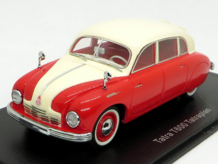 NEO TATRA Tatraplan T600 ( red / white wing ) 1959 1:43