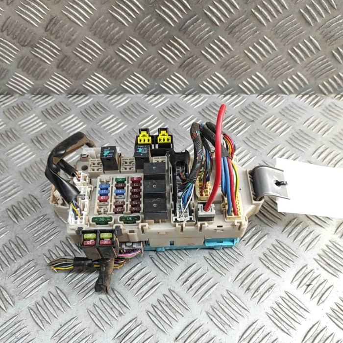 Modul panou de siguranțe MITSUBISHI PAJERO IV V8_W, V9_W 2007 OEM: 8637A157,G8C-527M,60728-0722,8522B041