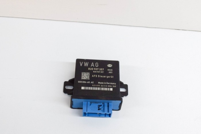 Modul de control far AUDI Q3 8U 2013 OEM: 8U0907357 15417920