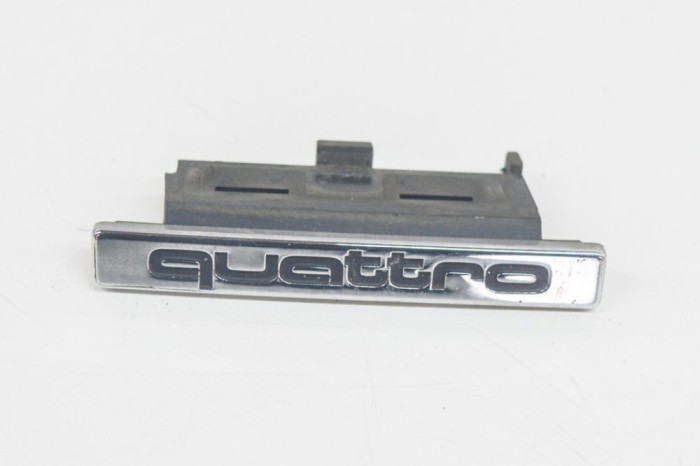 Emblema capota AUDI A5 Cabrio 8F7 2012 OEM: 8T0853736E | 12299795