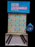 NI224 Scrabble, joc de perspicacitate, fabricat la Mediaș, perioada comunistă