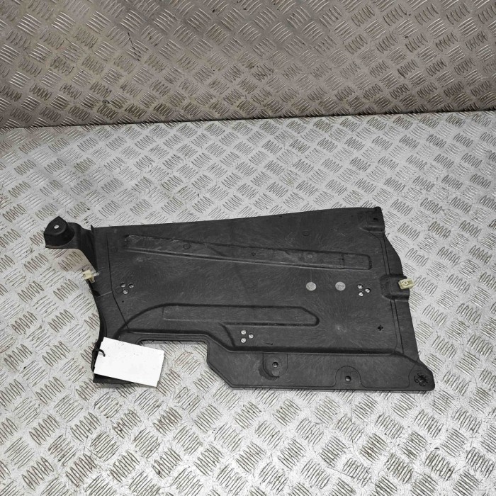 Scut motor dreapta spate BMW 3 G20, G28 2019 OEM: 7435566