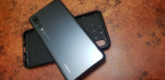 Huawei P20 PRO, liber de retea, accesorii, dual sim, la cutie foto