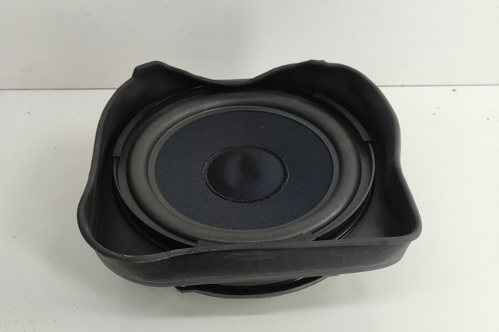 Difuzor ușă st&acirc;nga față VW TOUAREG 7LA, 7L6, 7L7 2003 OEM: 7EO035411A | 29440256