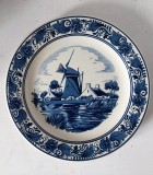 Farfurie ceramica de colectie vintage Blauw Delfts Distel Scr. Hand Painted Made In Holland, Olanda, 21cm diametru, cu agatatoare