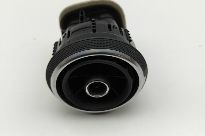 Gura de ventilație planșa de bord AUDI A3 Sportback 8VA, 8VF 2016 OEM: 8V0820901,S098003100 30828224