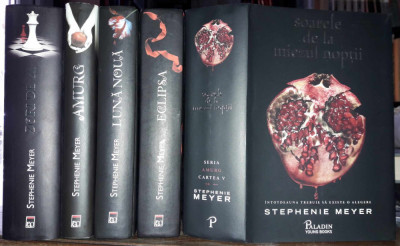 Stephenie Meyer-Pentalogia AMURG foto