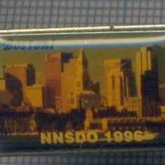 AX 982 INSIGNA -BOSTON ! -NNSDO 1996-ASISTENTE MEDICALE -SUA-PENTRU COLECTIONARI