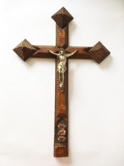 Cruce veche, Crucifix lemn sculptat manual, Iisus din metal, 50x35 cm foto